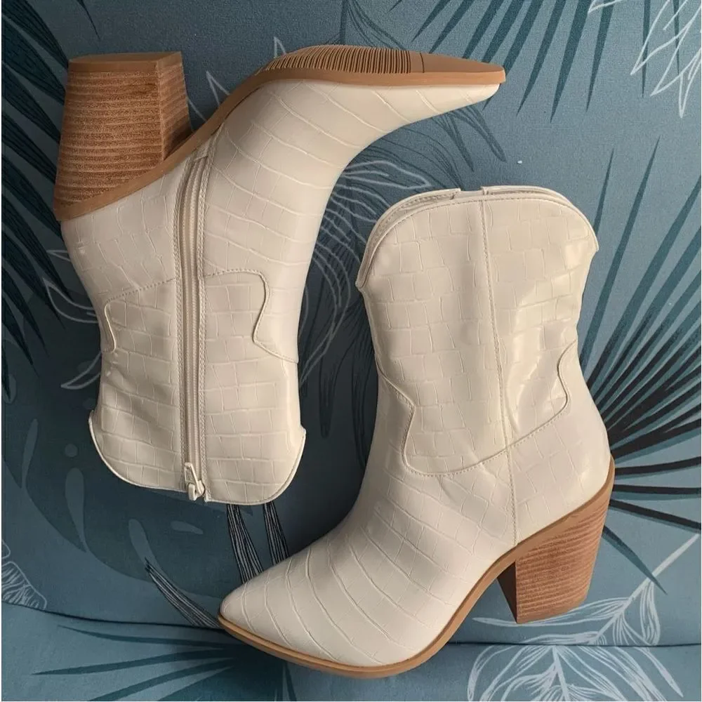 Lisa Vicky brand new